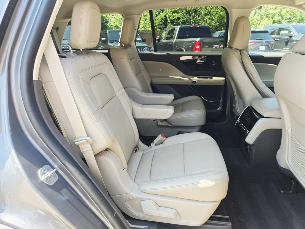 Used 2022 Lincoln Aviator Reserve w/ Equipment Group 201A AWD/4WD image 17