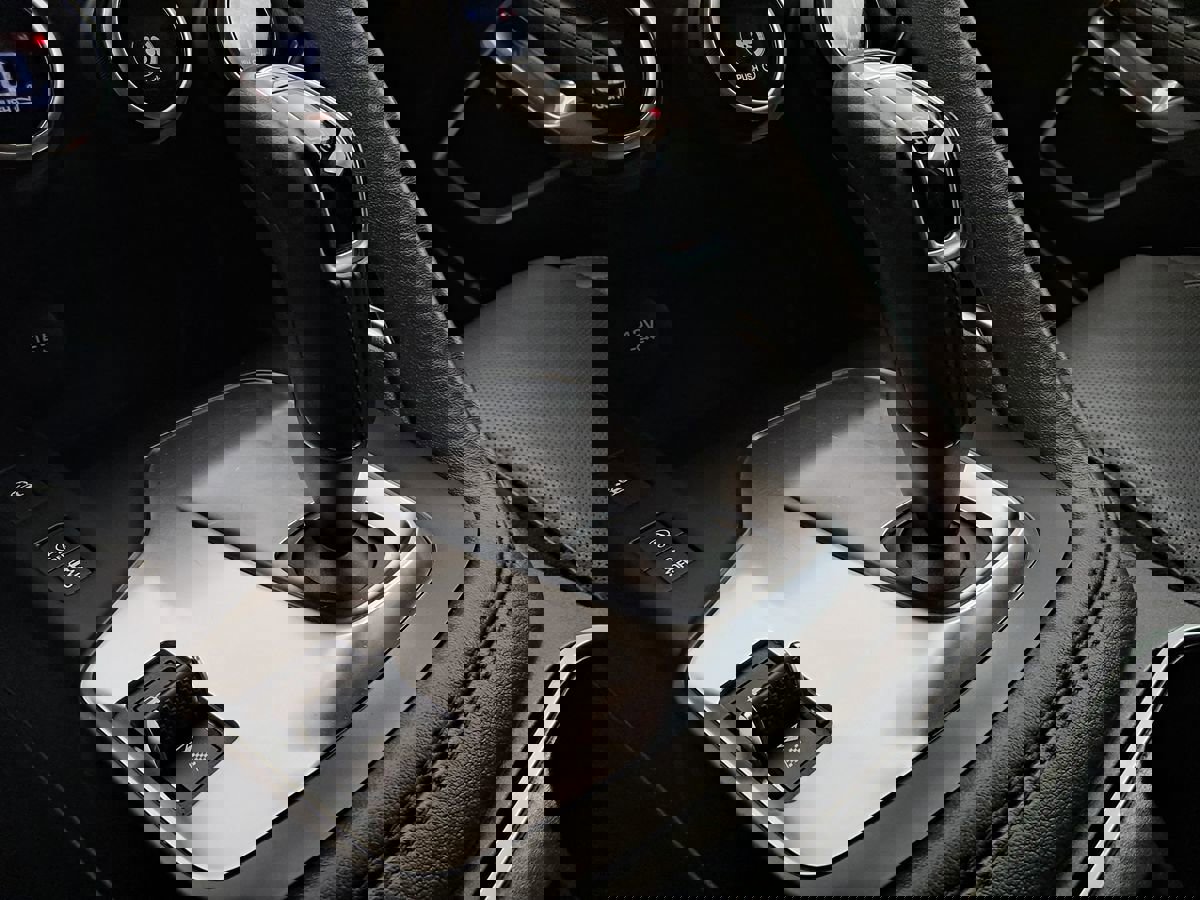 Used 2020 Jaguar E-PACE SE AWD/4WD image 34