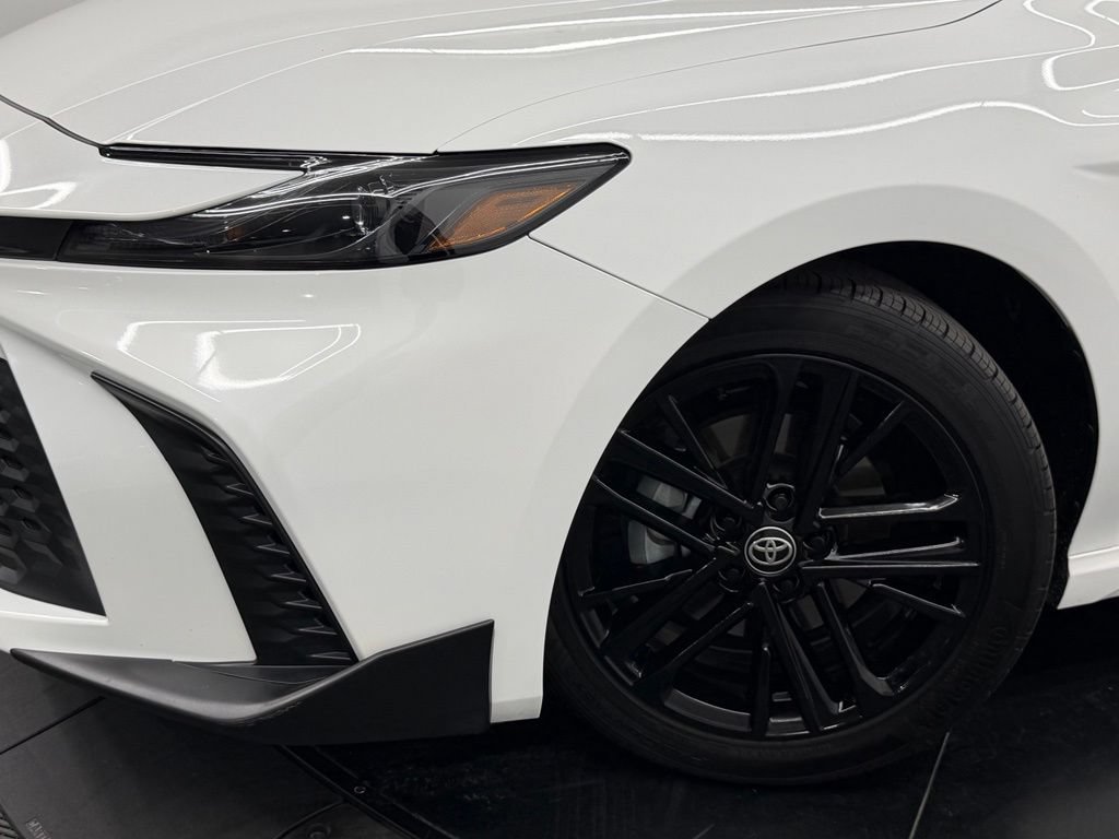 Used 2026 Toyota Camry SE FWD image 5