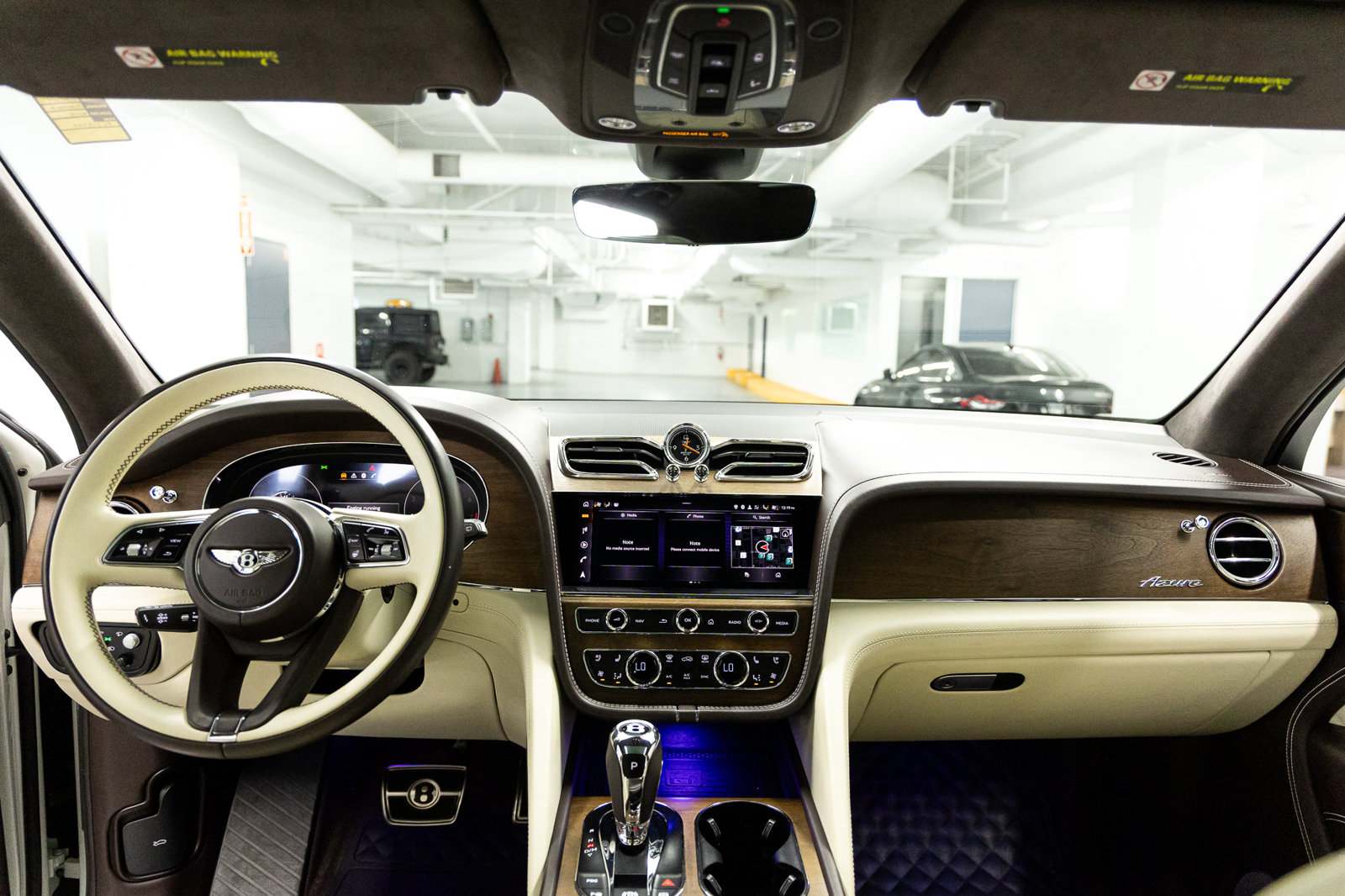Used 2023 Bentley Bentayga AWD/4WD image 23
