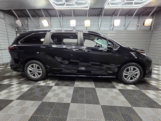 Used 2021 Toyota Sienna Limited AWD/4WD image 9