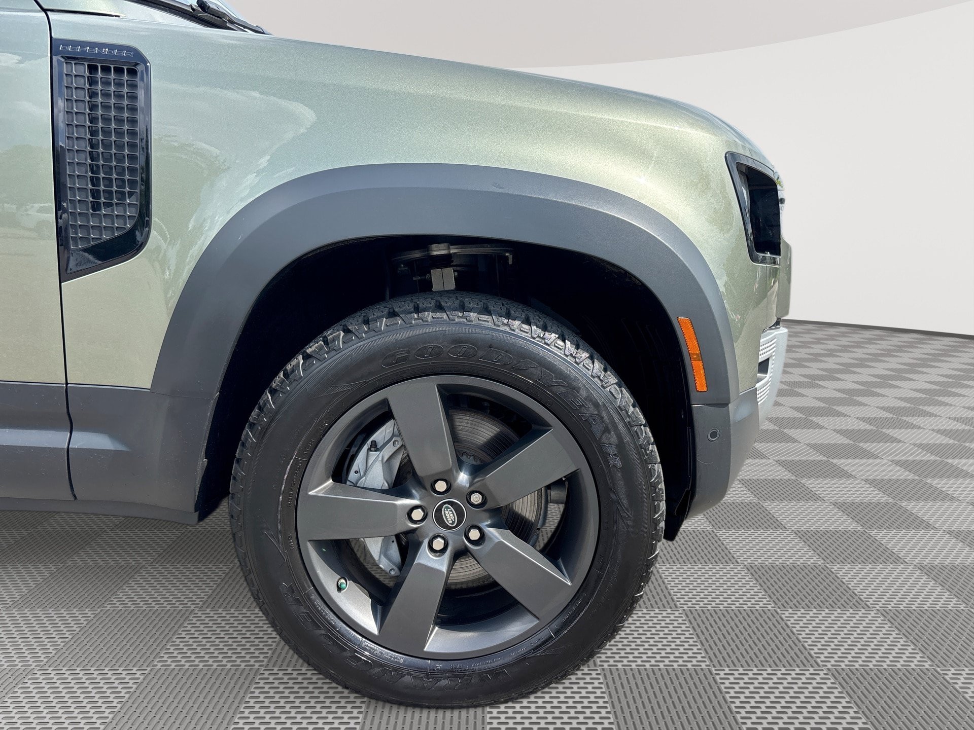 Used 2020 Land Rover Defender 110 SE AWD/4WD image 31