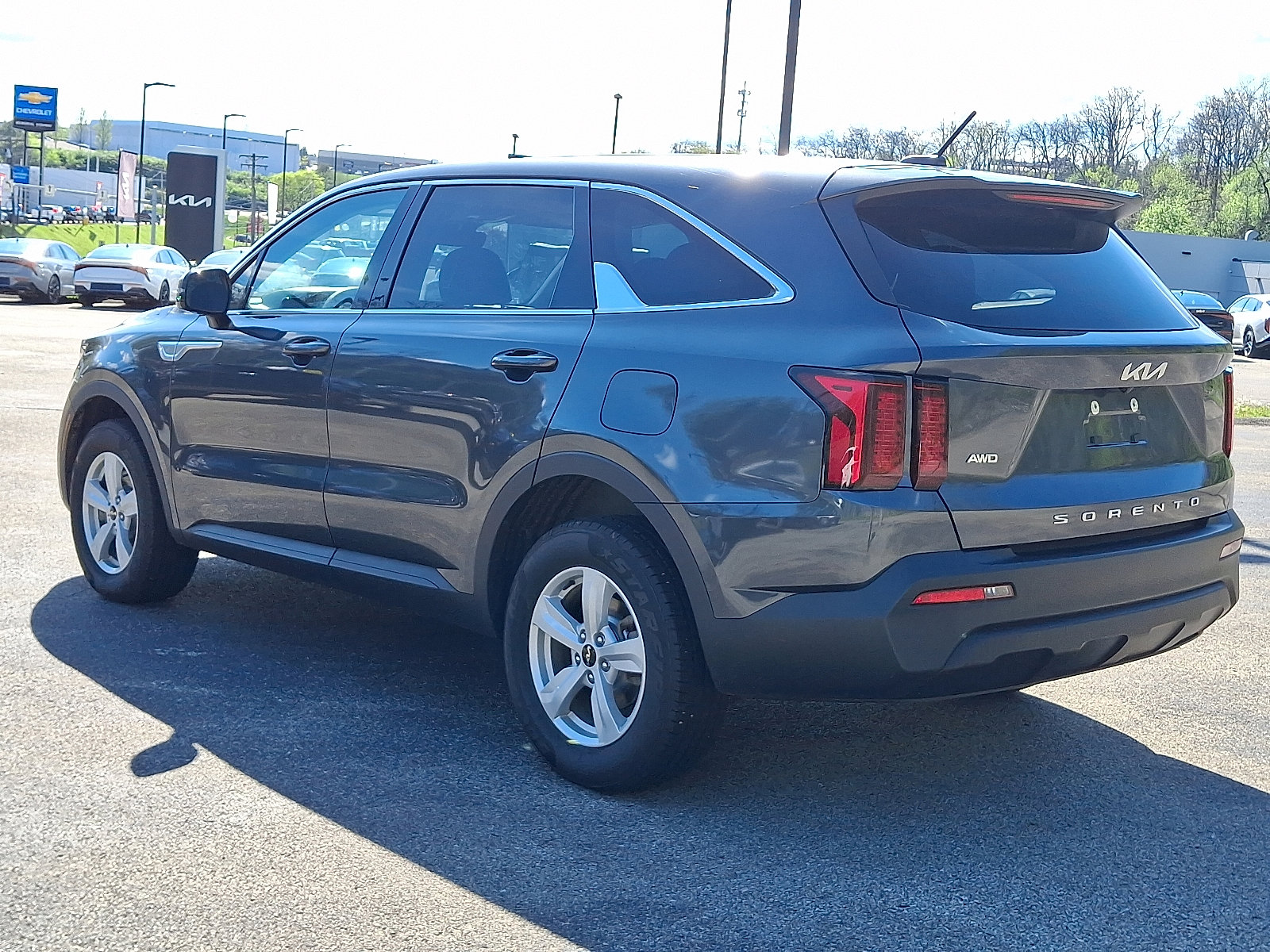 Used 2022 Kia Sorento LX image 4