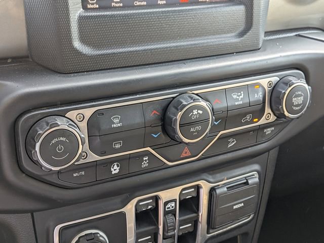 Used 2019 Jeep Wrangler Unlimited Sahara AWD/4WD image 19