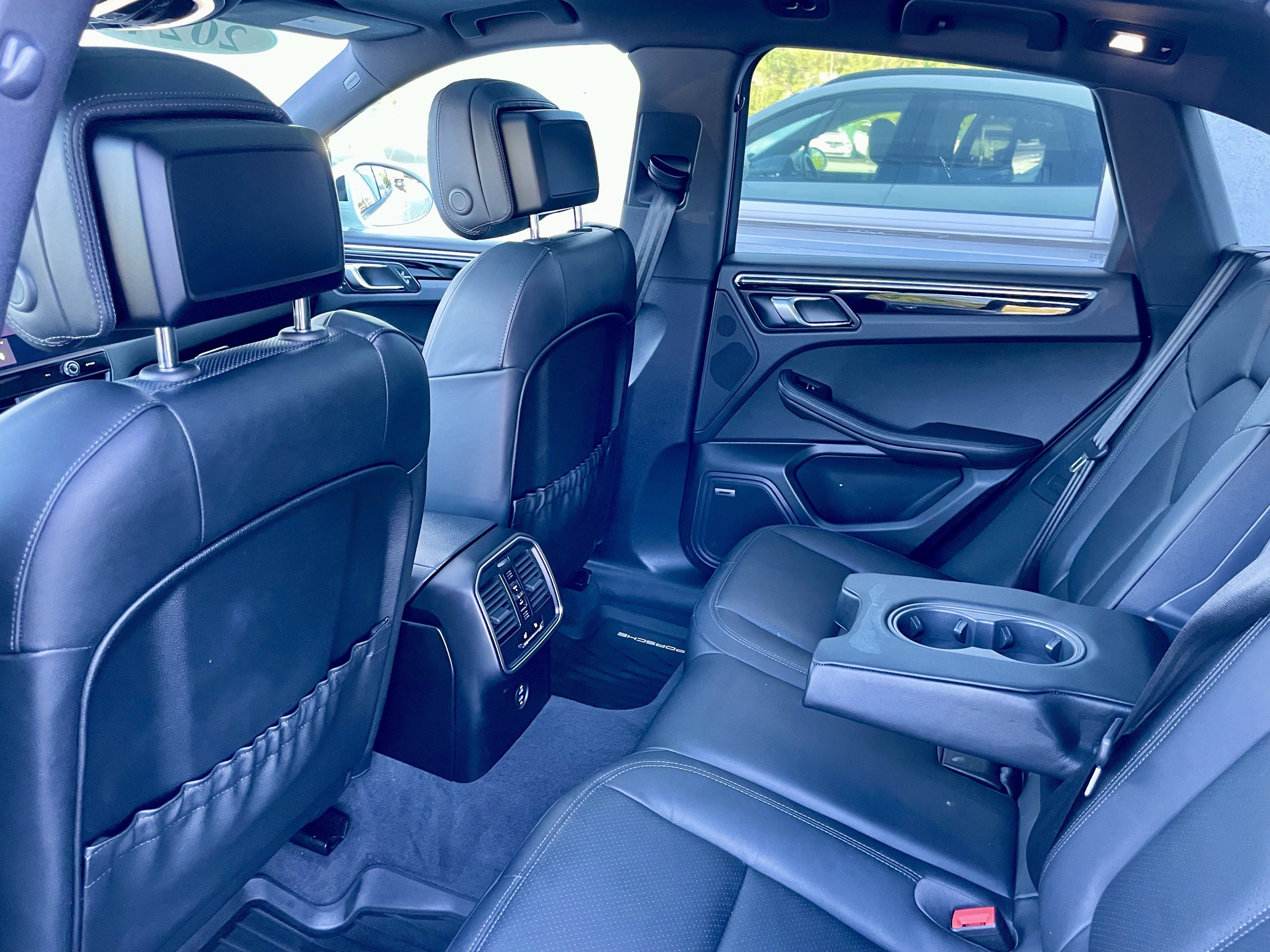 Used 2024 Porsche Macan S AWD/4WD image 30