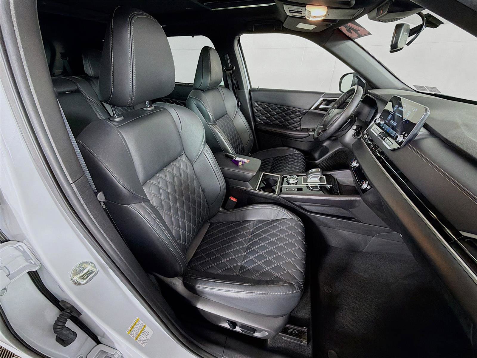 Used 2023 Mitsubishi Outlander SEL Black Edition AWD/4WD image 28