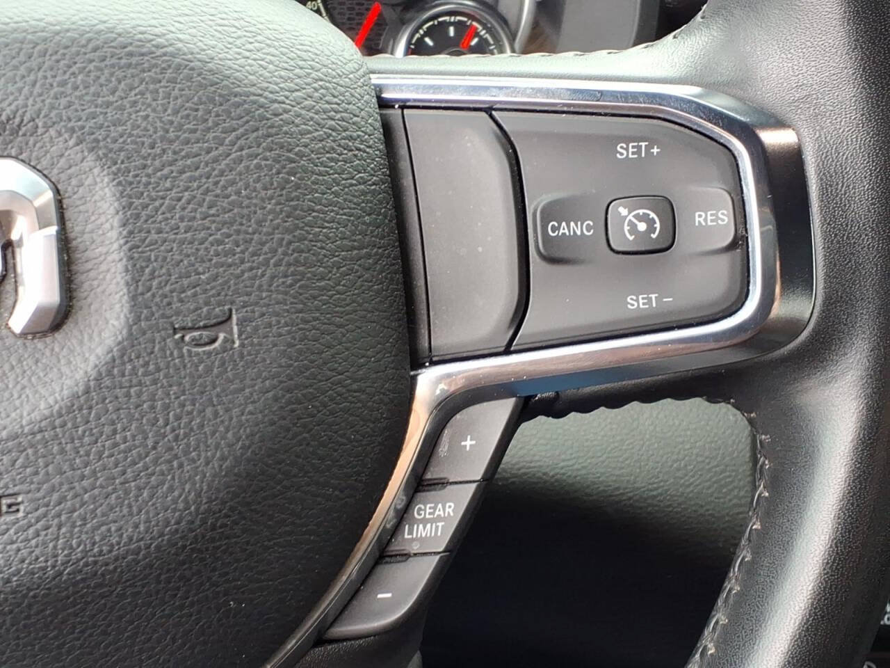 Used 2024 RAM 1500 Laramie AWD/4WD image 18