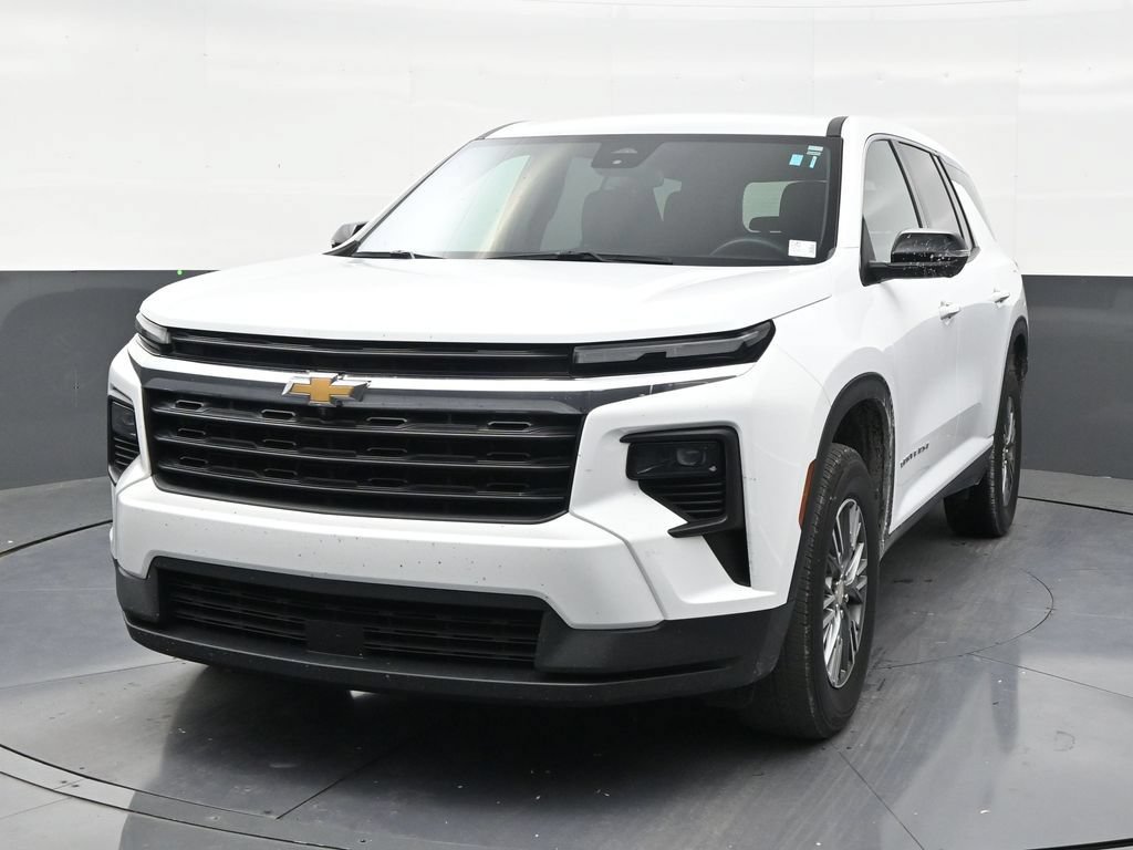 Used 2024 Chevrolet Traverse LS FWD image 8