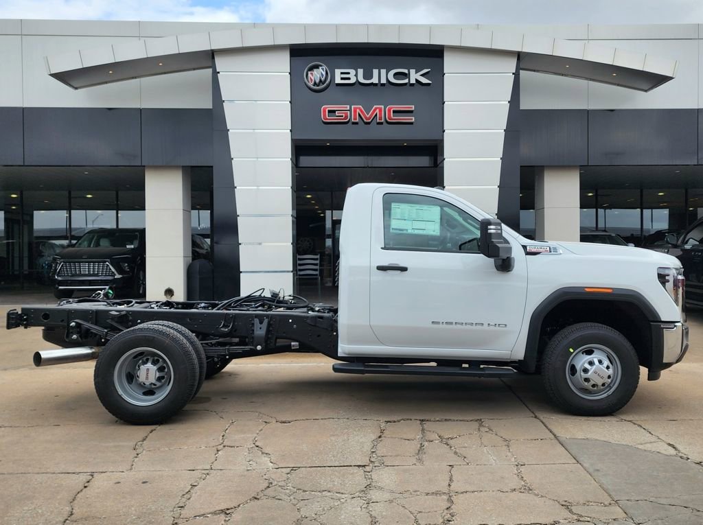 New 2026 GMC Sierra 3500 Pro w/ Convenience Package image 2