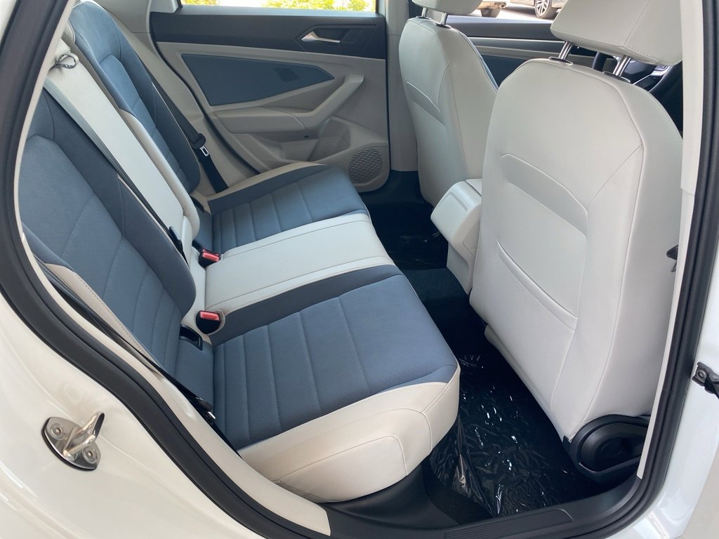 New 2025 Volkswagen Jetta SE image 23