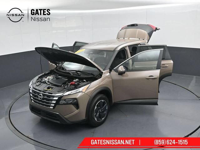 Used 2025 Nissan Rogue SV AWD/4WD image 49