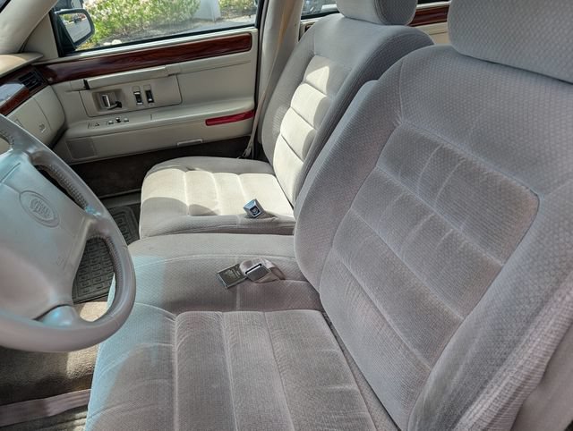 Used 1995 Cadillac De Ville Sedan FWD image 7