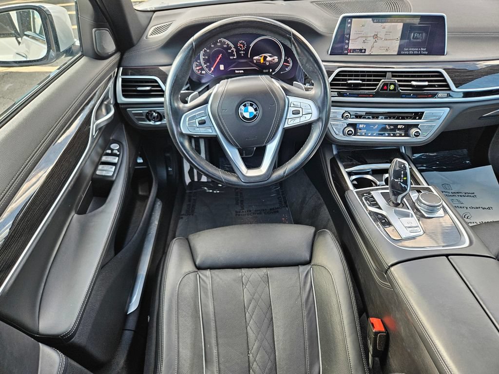 Used 2019 BMW 750i xDrive w/ M Sport Package AWD/4WD image 13