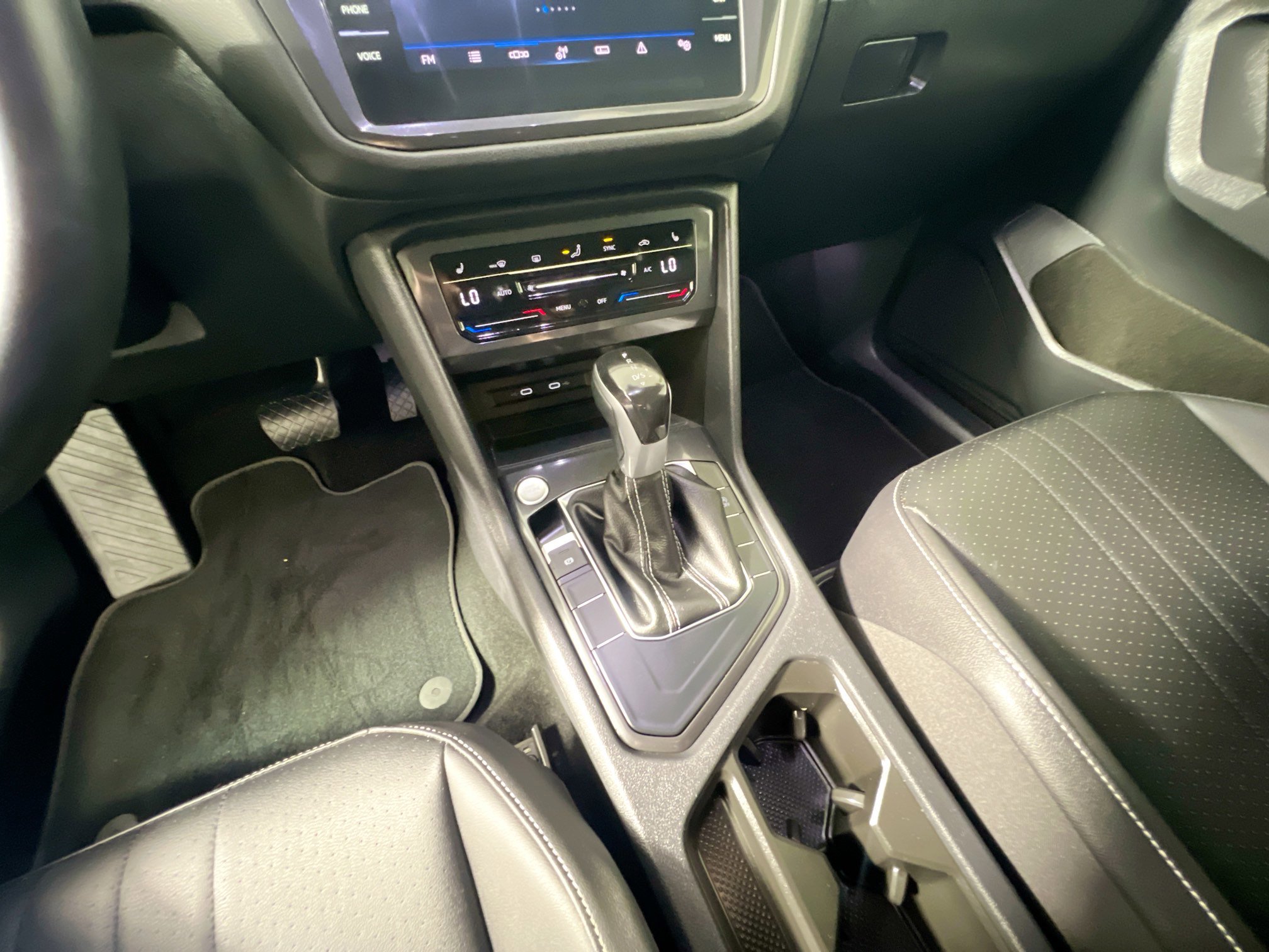 Used 2023 Volkswagen Tiguan SE image 26