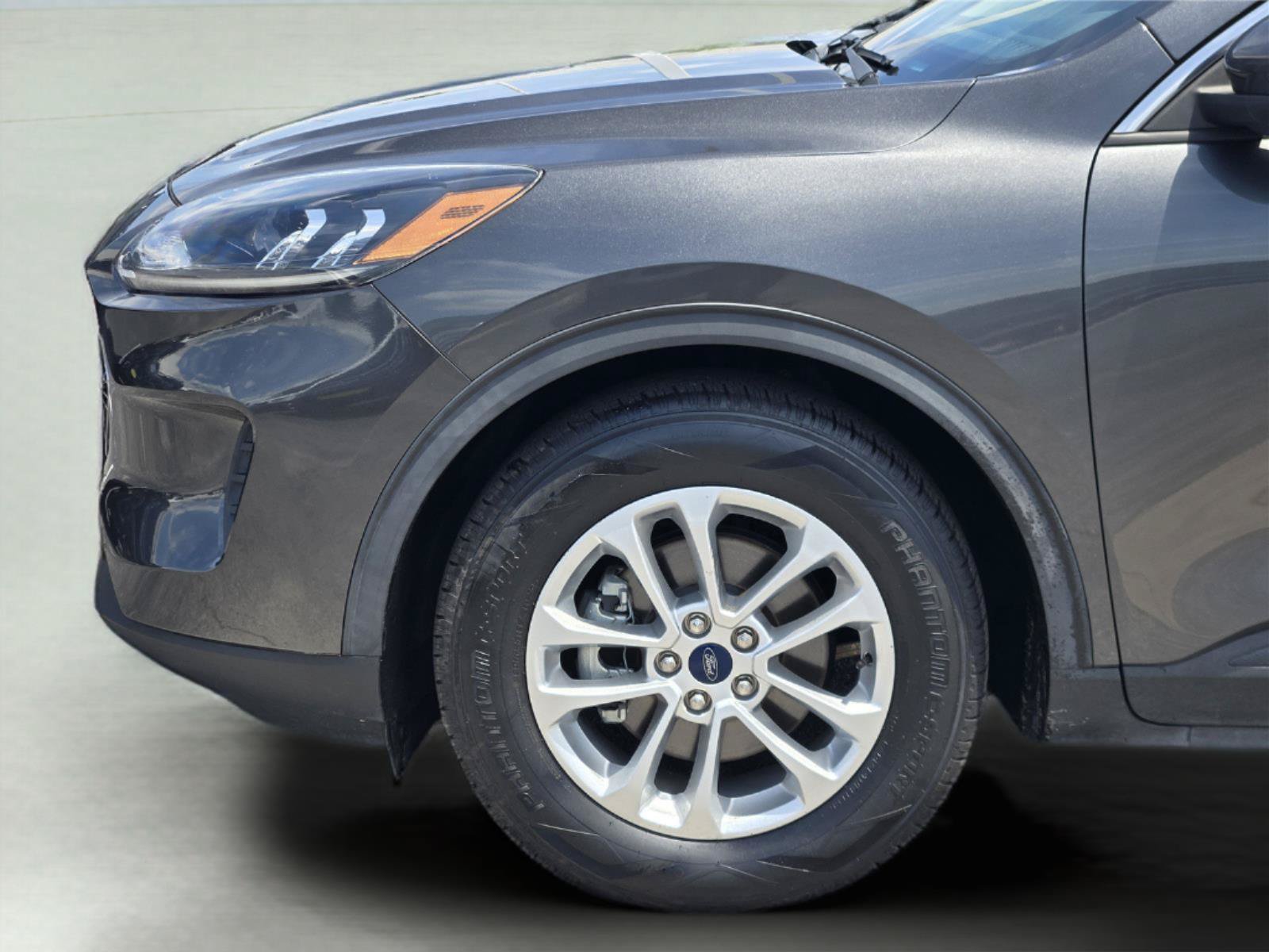 Used 2020 Ford Escape SE FWD image 9