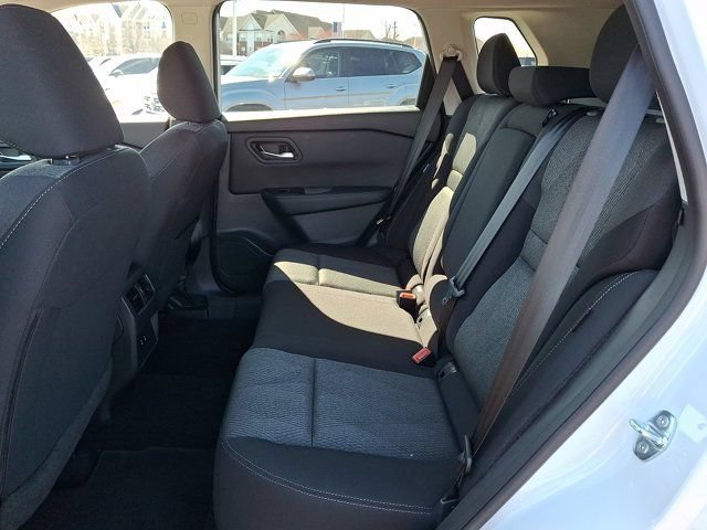 Used 2024 Nissan Rogue SV AWD/4WD image 13