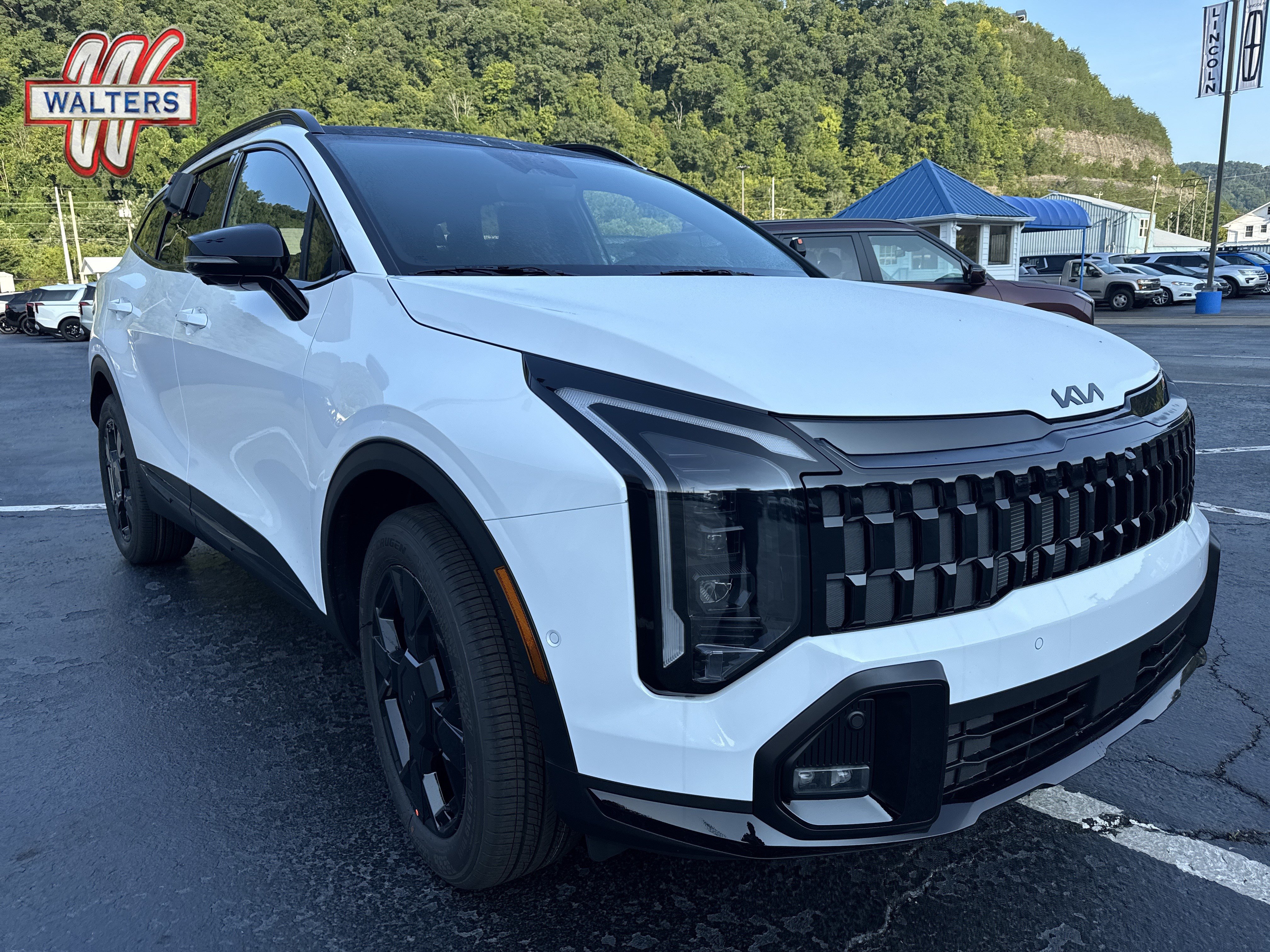 New 2026 Kia Sportage X-Line w/ X-Line Technology Package AWD/4WD image 1