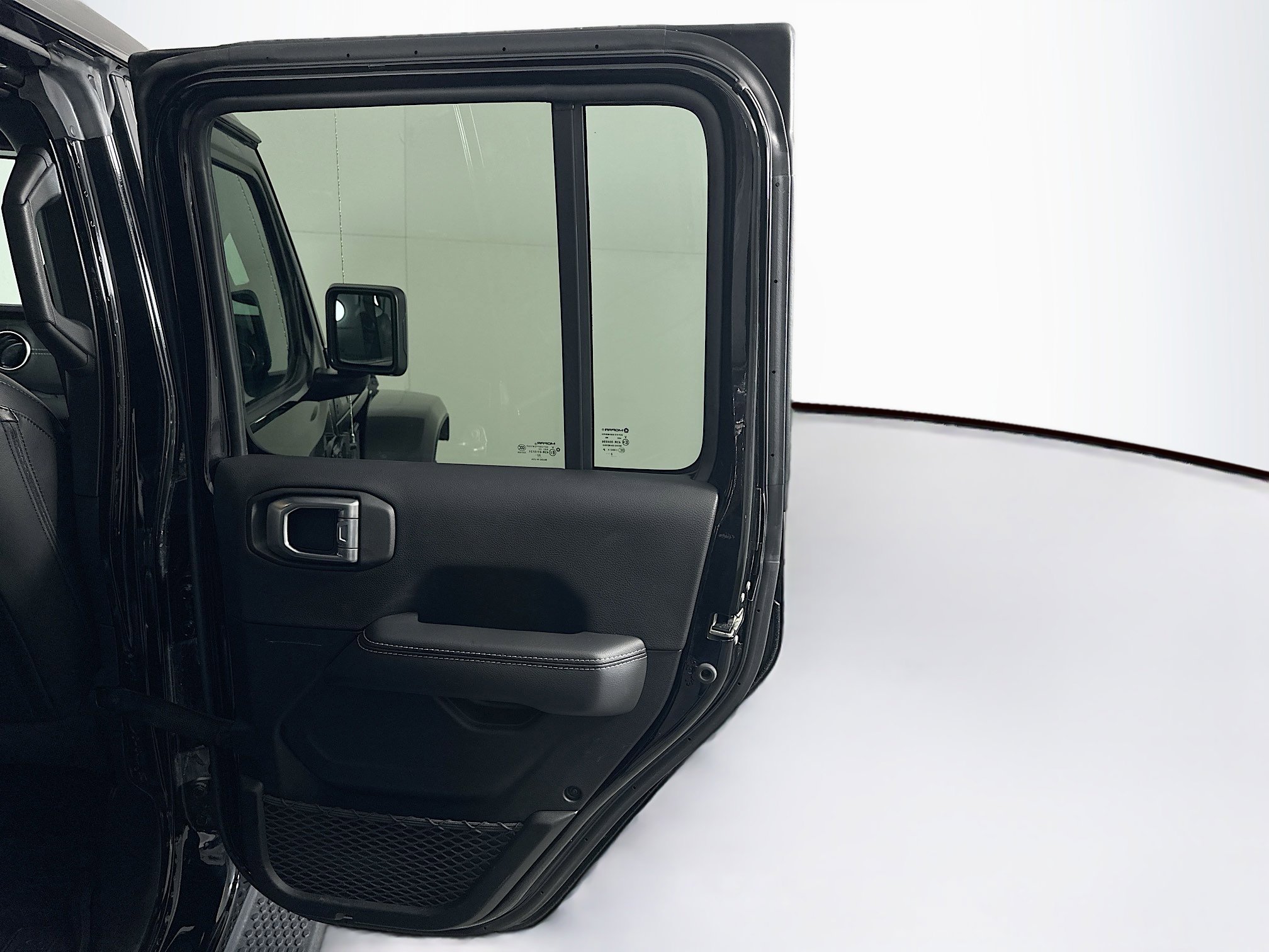 Used 2023 Jeep Wrangler Sahara w/ Cold Weather Group image 31