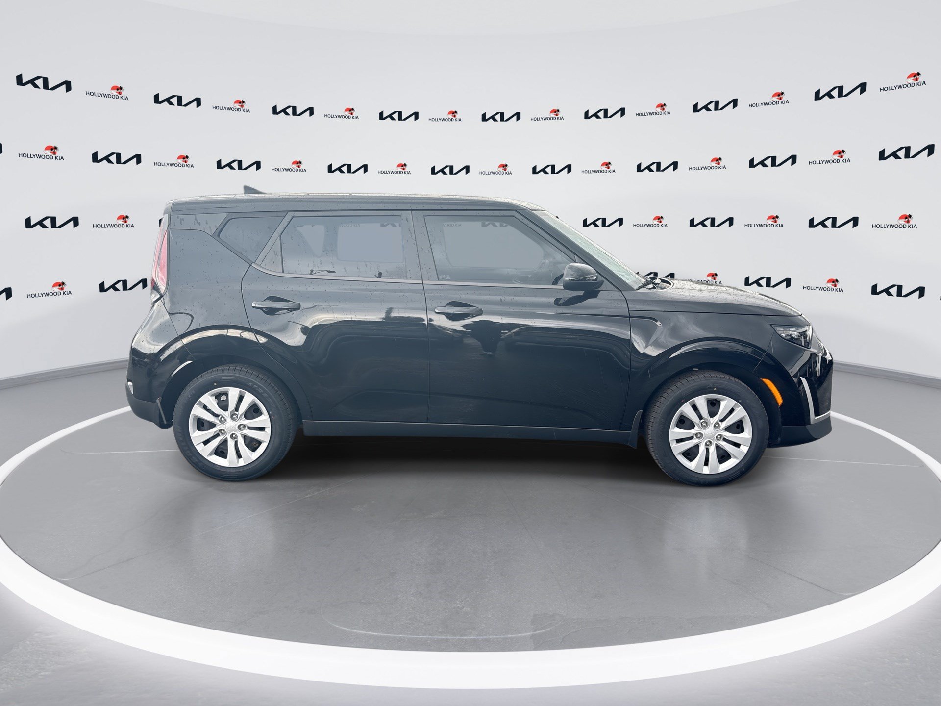 Used 2024 Kia Soul LX FWD image 9