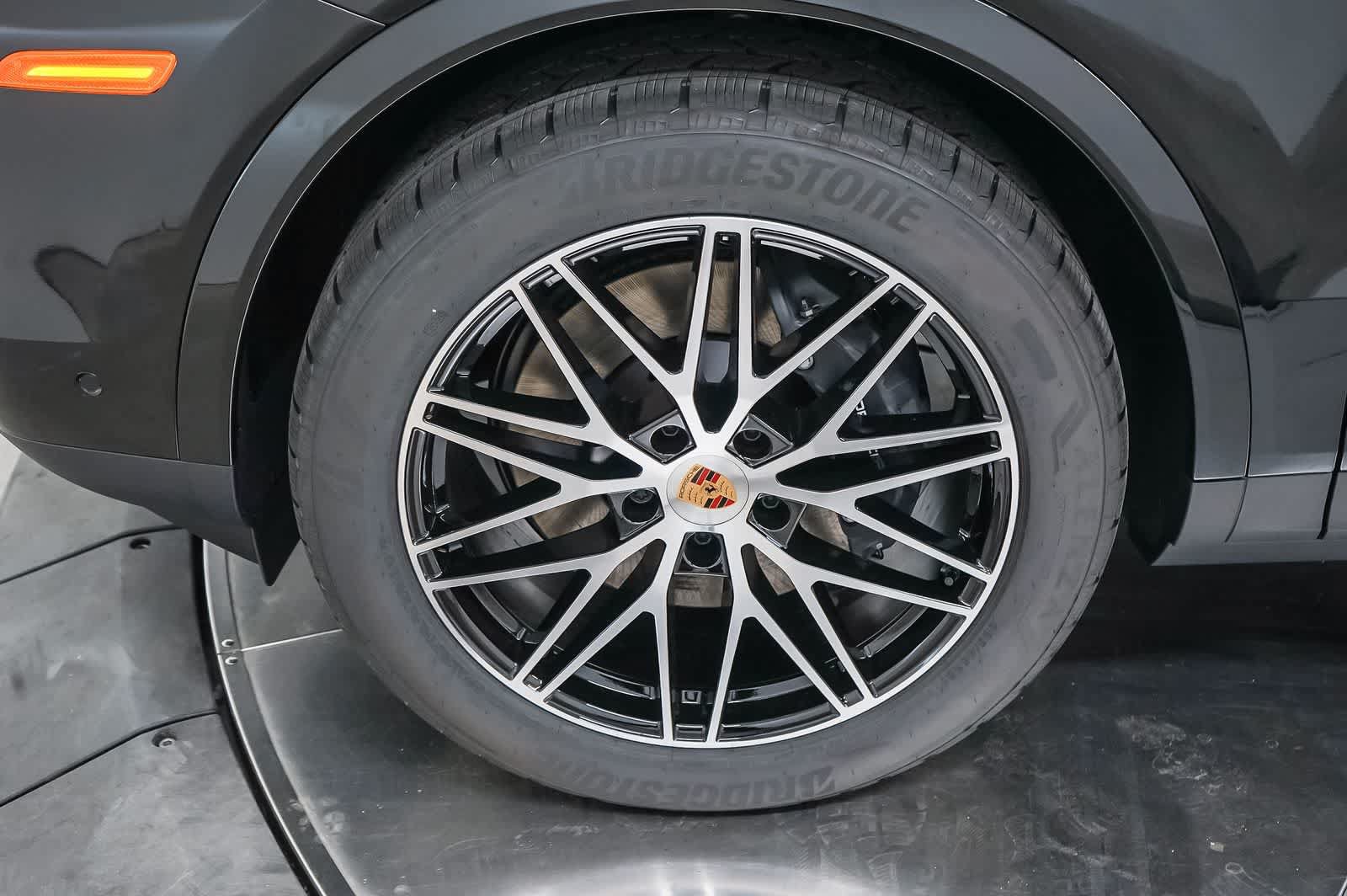 New 2026 Porsche Cayenne Coupe AWD/4WD image 14