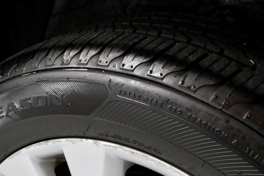 Used 2014 Toyota RAV4 Limited image 21