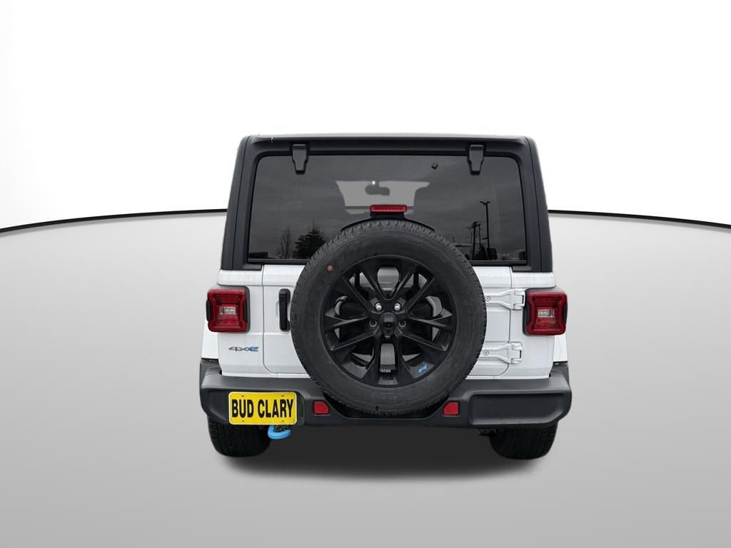 Used 2022 Jeep Wrangler Unlimited Sahara w/ Cold Weather Group image 11