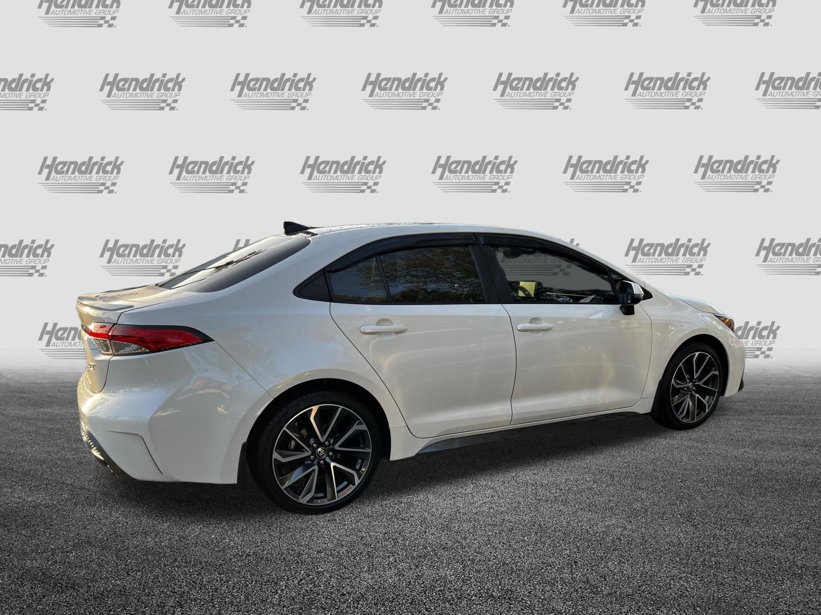 Used 2021 Toyota Corolla SE w/ SE Premium Package image 10