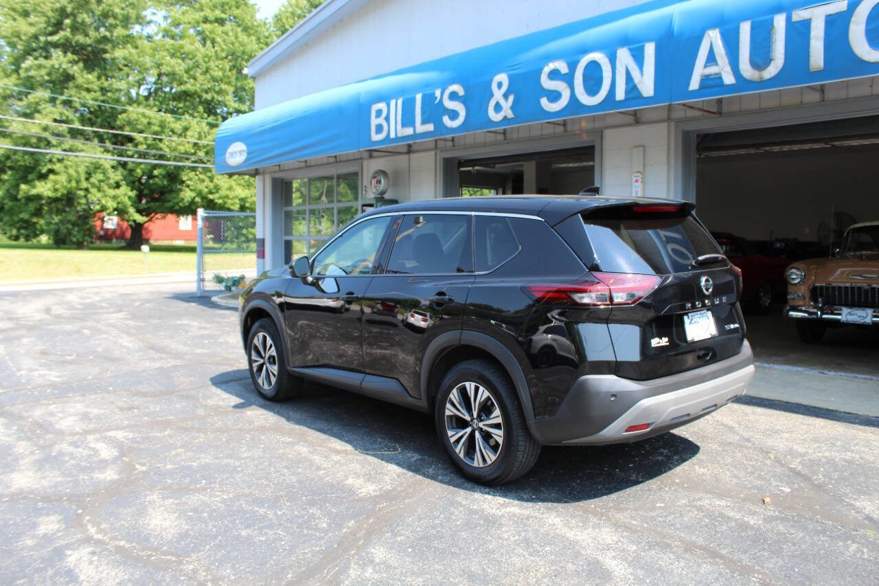 Used 2021 Nissan Rogue SV image 3