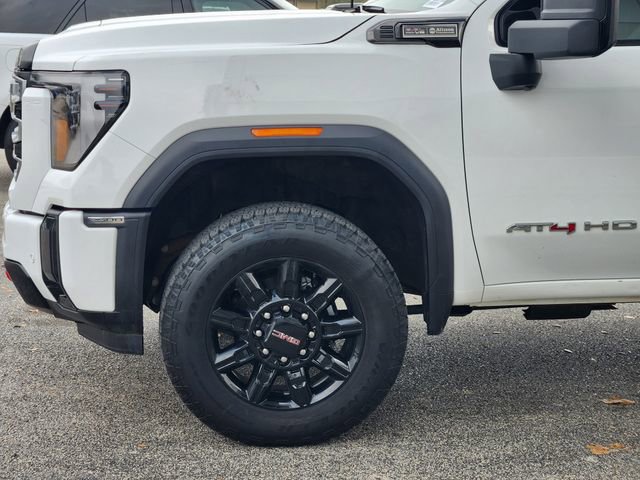 Used 2025 GMC Sierra 2500 AT4 w/ Technology Package AWD/4WD image 5