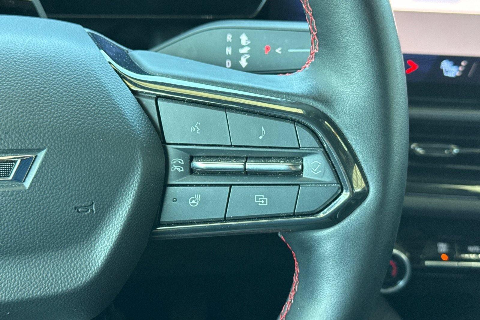 Used 2024 Chevrolet Equinox EV RS FWD image 34
