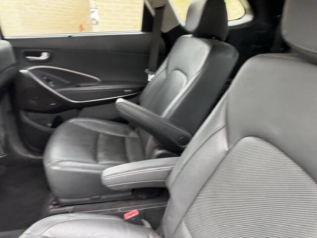 Used 2018 Hyundai Santa Fe Limited w/ Cargo Package image 34