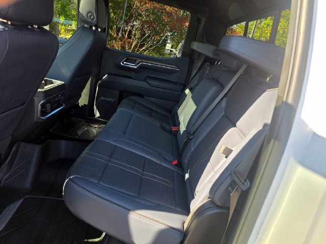 Used 2023 Chevrolet Silverado 1500 High Country w/ High Country Premium Package AWD/4WD image 21