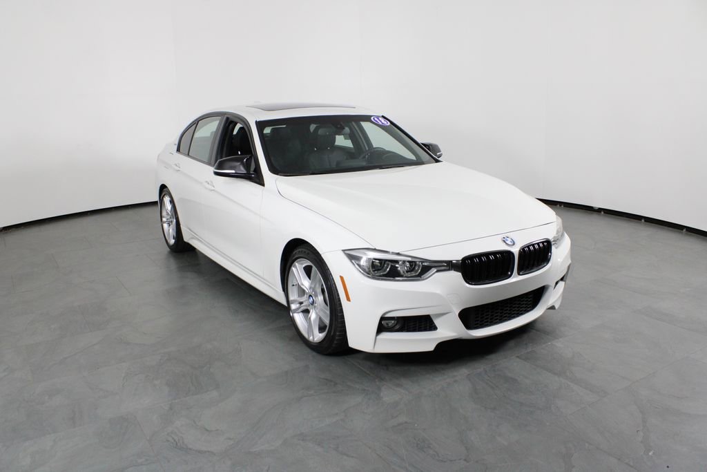 Used 2018 BMW 330e w/ M Sport Package image 4