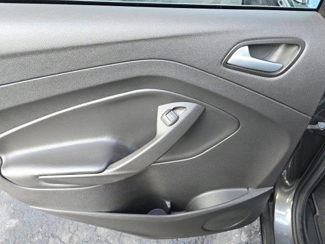 Used 2017 Ford Escape SE image 19