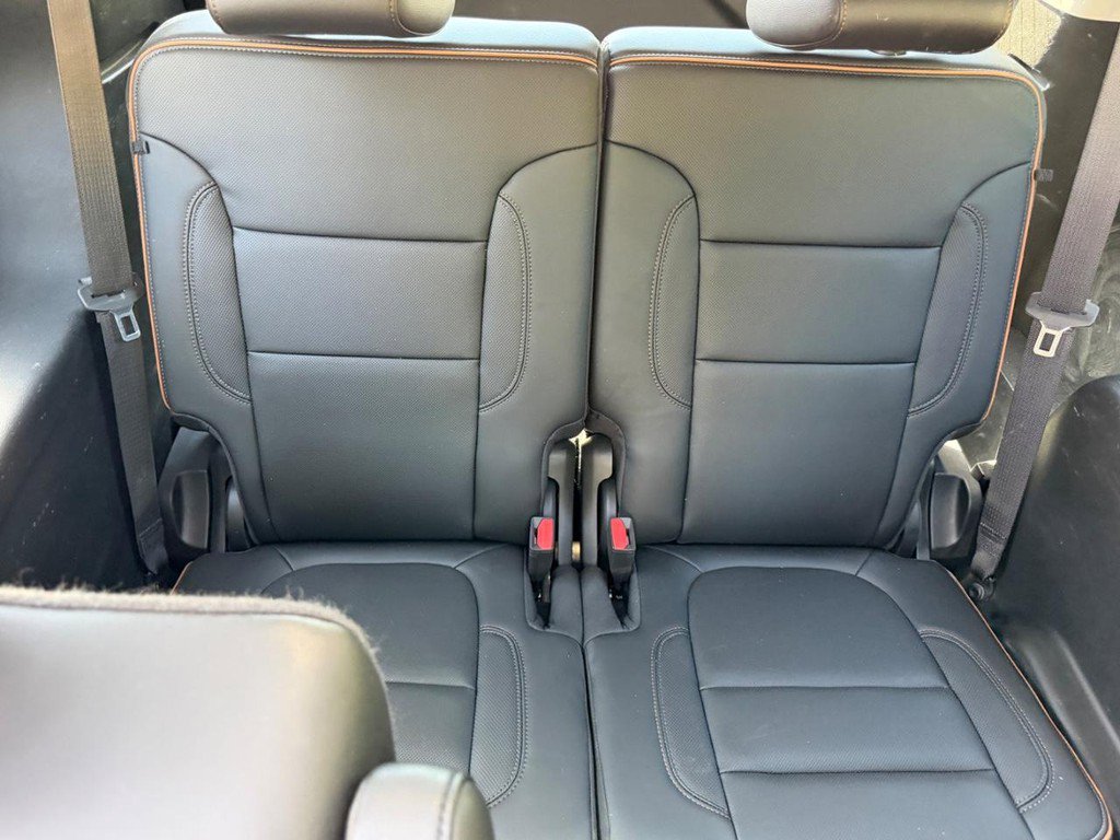 Used 2022 GMC Acadia AT4 w/ Technology Package AWD/4WD image 13