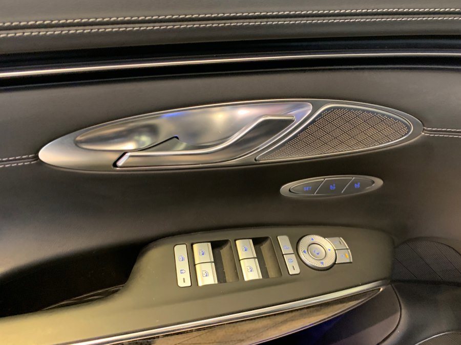 Used 2023 Genesis GV70 3.5T Sport w/ Sport Prestige Package image 15