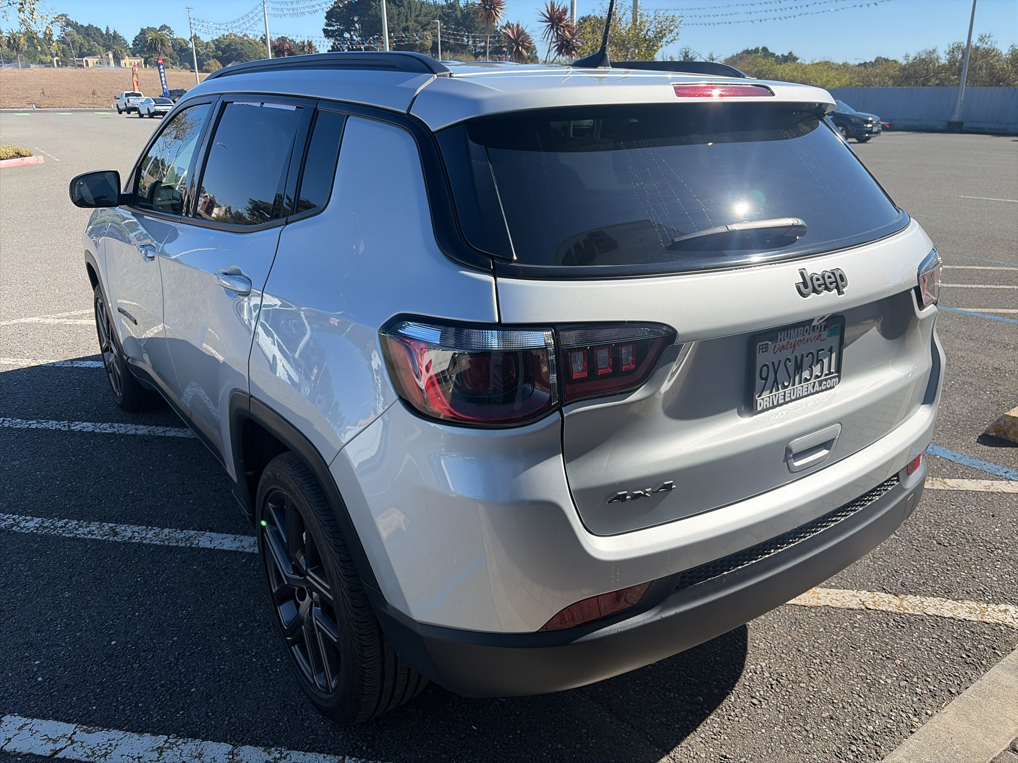 Used 2026 Jeep Compass Latitude AWD/4WD image 15