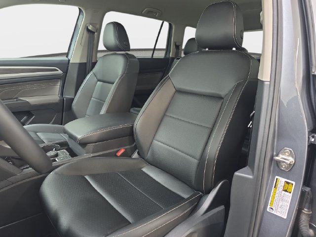 Used 2023 Volkswagen Atlas SE w/ Black Wheel Package AWD/4WD image 14