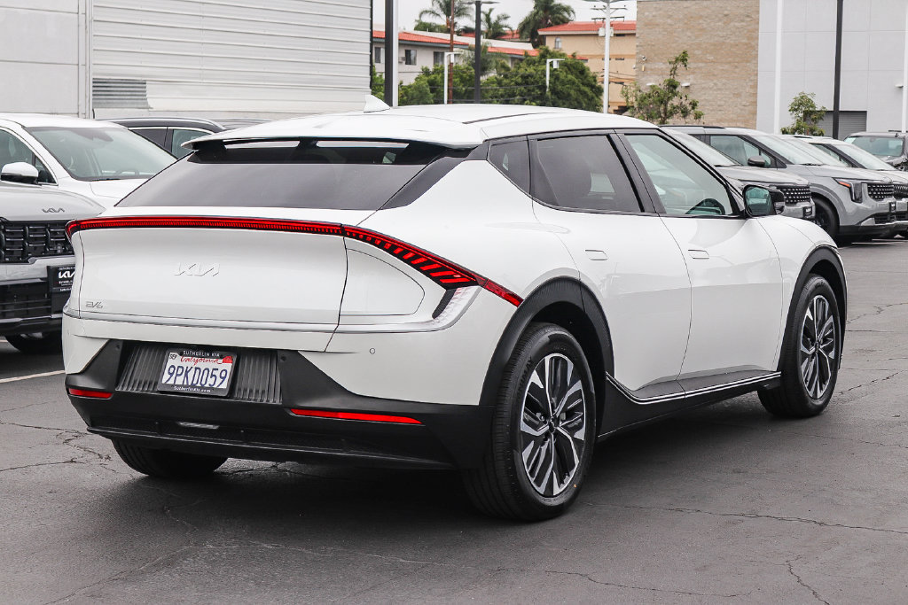 Used 2024 Kia EV6 Light RWD image 4
