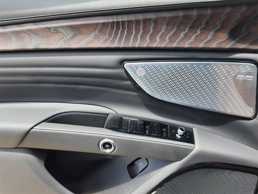 New 2025 Maserati Grecale GT image 15