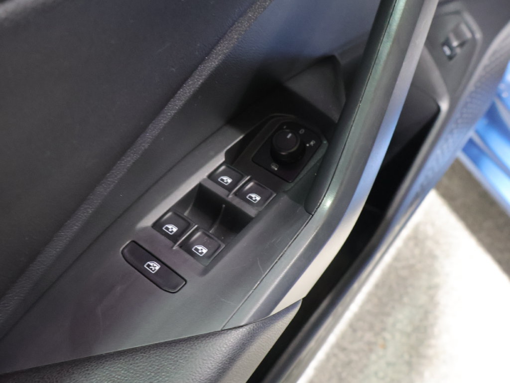 Used 2019 Volkswagen Jetta SEL FWD image 12