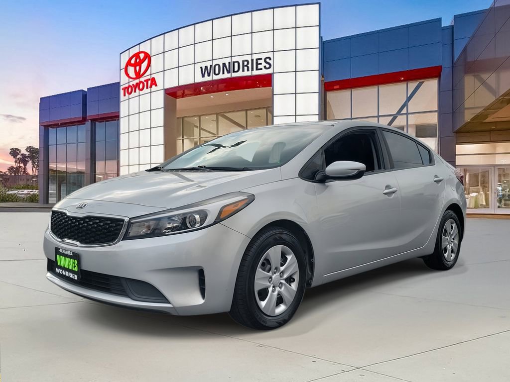 Used 2018 Kia Forte LX w/ LX Rear Camera Package image 2