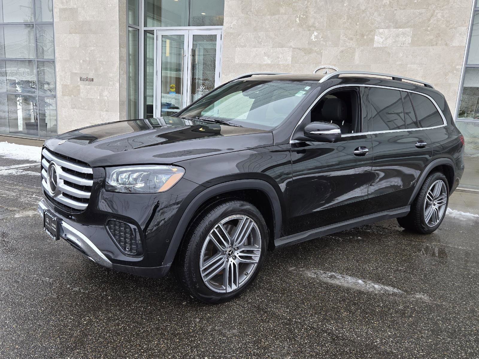 Used 2025 Mercedes-Benz GLS 450 4MATIC image 2