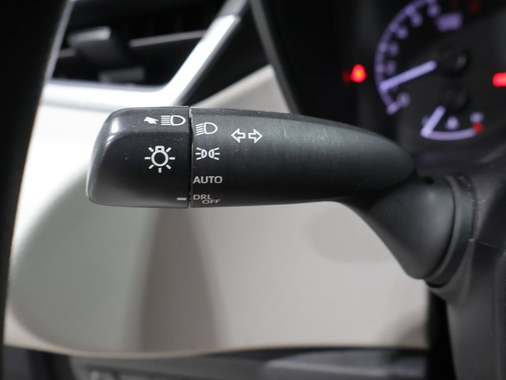 Used 2022 Toyota Corolla LE w/ Carpet Mat Package (TMS) FWD image 33