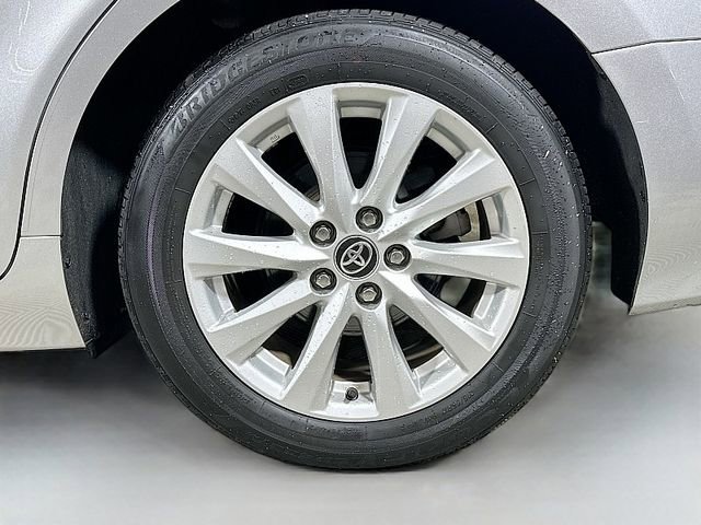 Used 2020 Toyota Camry LE FWD image 30