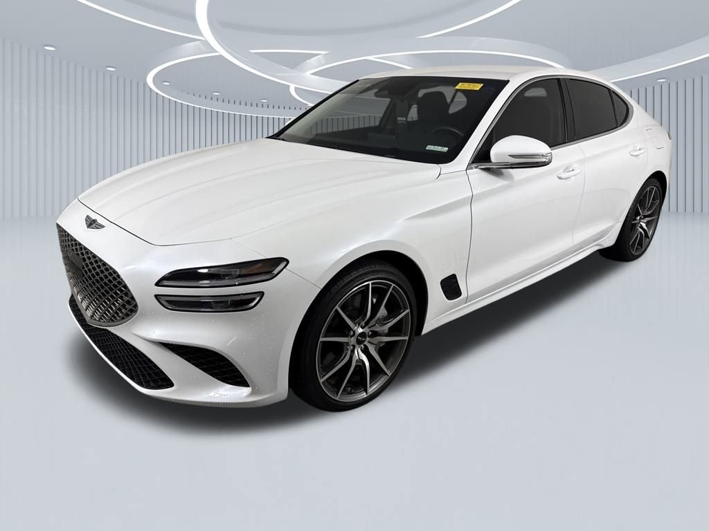 Used 2025 Genesis G70 2.5T image 9