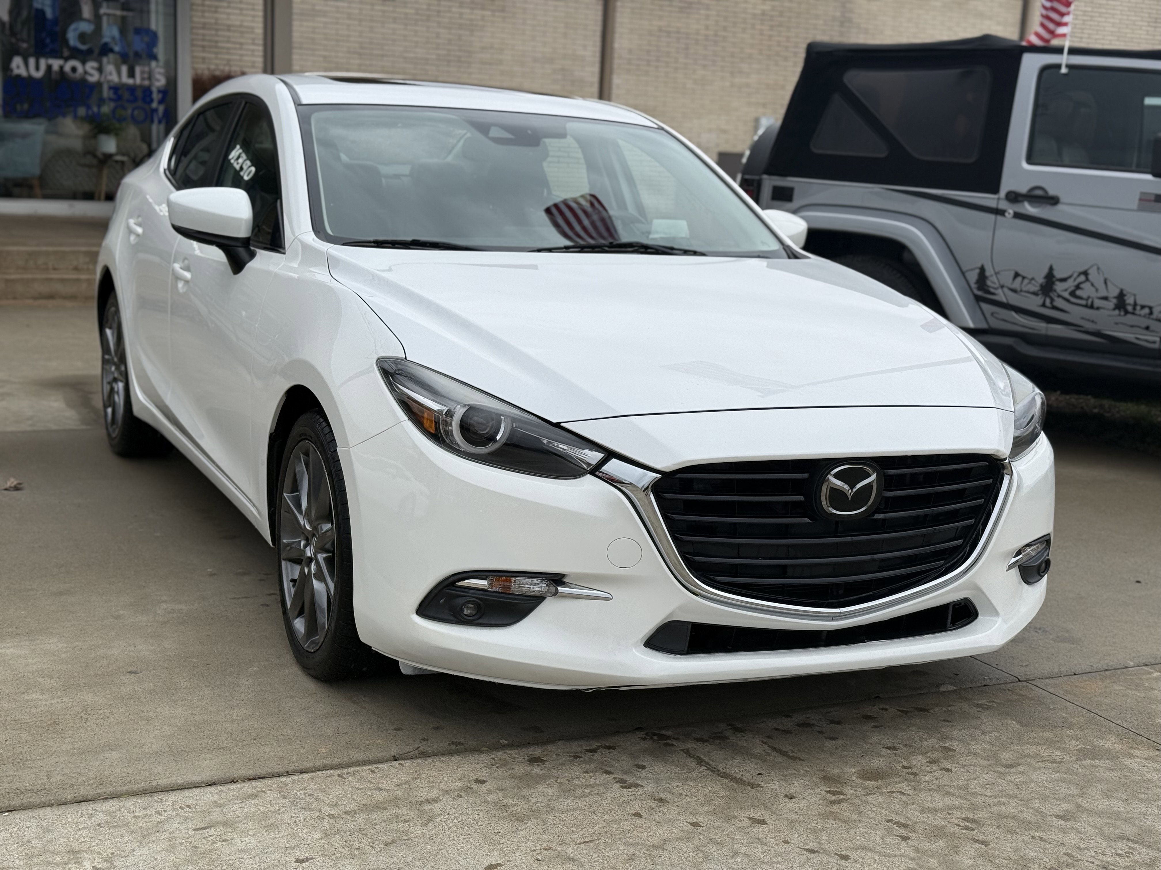 Used 2018 MAZDA MAZDA3 Grand Touring w/ Premium Equipment Package image 3