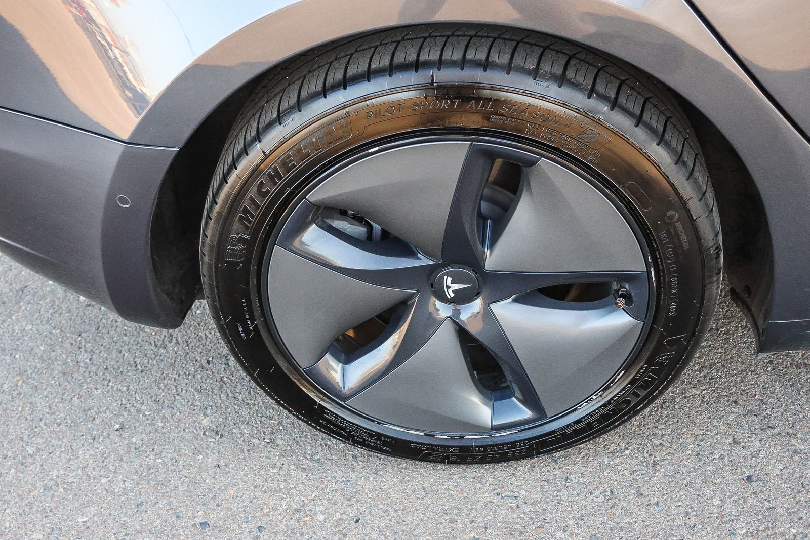 Used 2020 Tesla Model 3 Long Range image 13