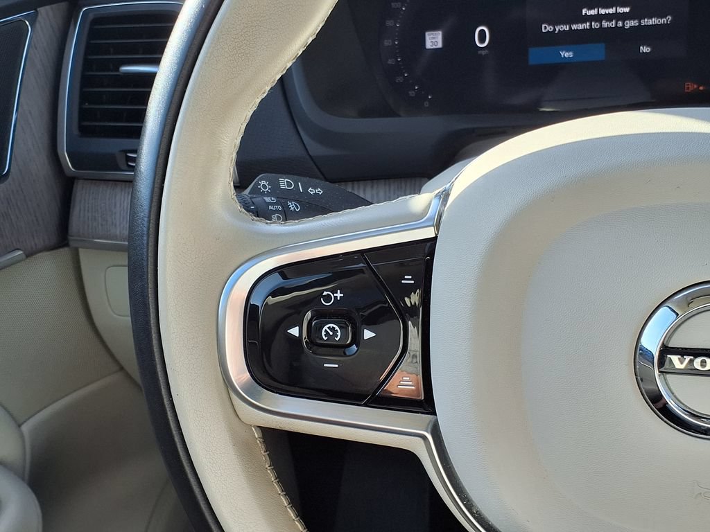 Certified 2023 Volvo XC90 B6 Core AWD/4WD image 30