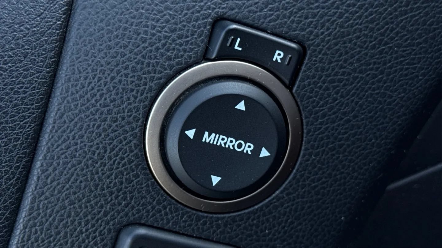 Used 2013 Hyundai Genesis 3.8 RWD image 33